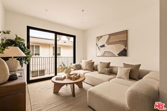 1747 S Marvin Avenue, Los Angeles, CA 90019