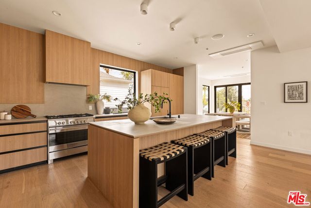 1747 S Marvin Avenue, Los Angeles, CA 90019