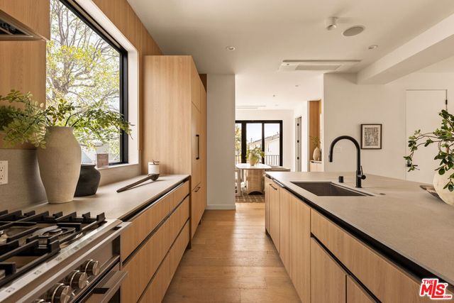 1747 S Marvin Avenue, Los Angeles, CA 90019