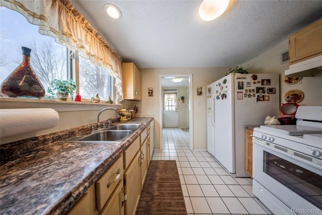 24440 Sylvan Avenue, Brownstown Charter Township, MI 48134