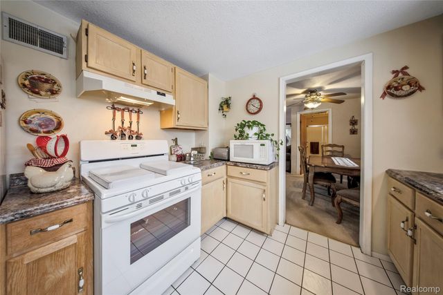 24440 Sylvan Avenue, Brownstown Charter Township, MI 48134