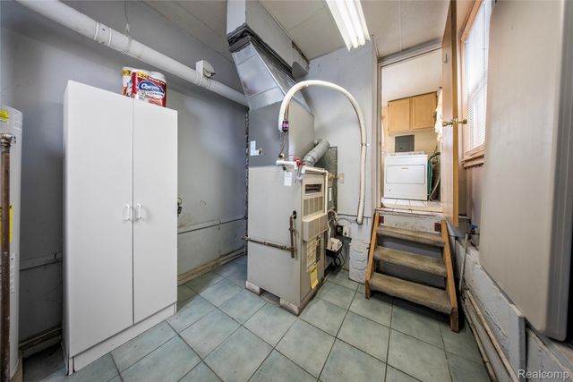 24440 Sylvan Avenue, Brownstown Charter Township, MI 48134