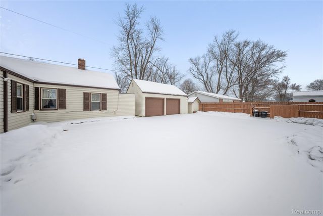 24440 Sylvan Avenue, Brownstown Charter Township, MI 48134