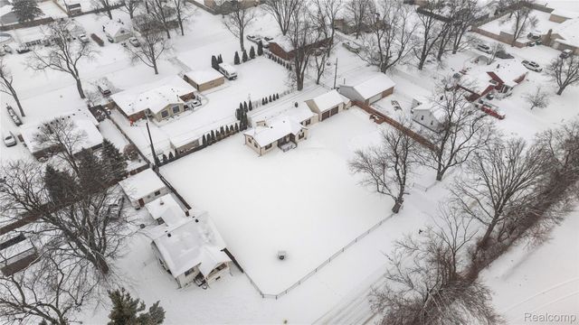 24440 Sylvan Avenue, Brownstown Charter Township, MI 48134