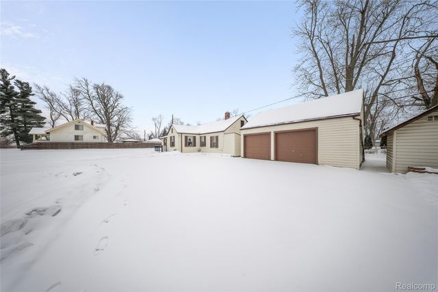 24440 Sylvan Avenue, Brownstown Charter Township, MI 48134