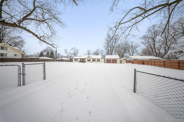 24440 Sylvan Avenue, Brownstown Charter Township, MI 48134