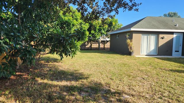 3960 SW Hablow Street, Port St Lucie, FL 34953
