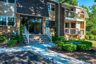 812 Sharon Garden Court, Woodbridge Proper, NJ 07095