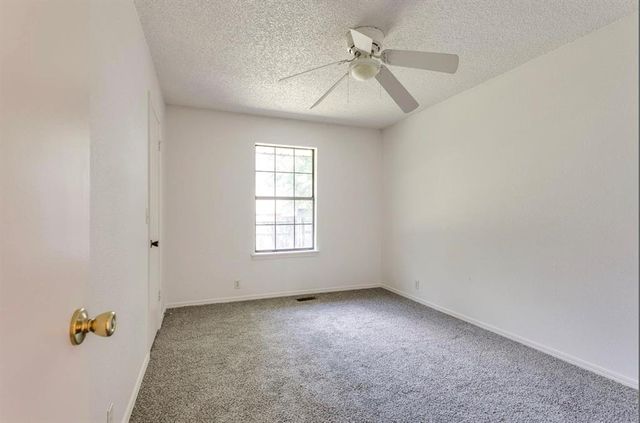 2713 S Summerfield Drive, Edmond, OK 73012