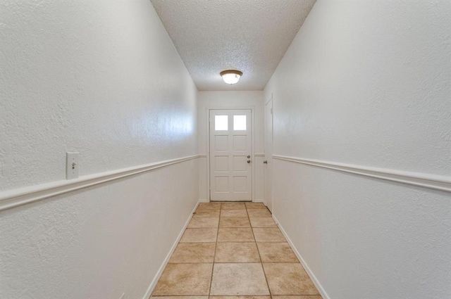 2713 S Summerfield Drive, Edmond, OK 73012