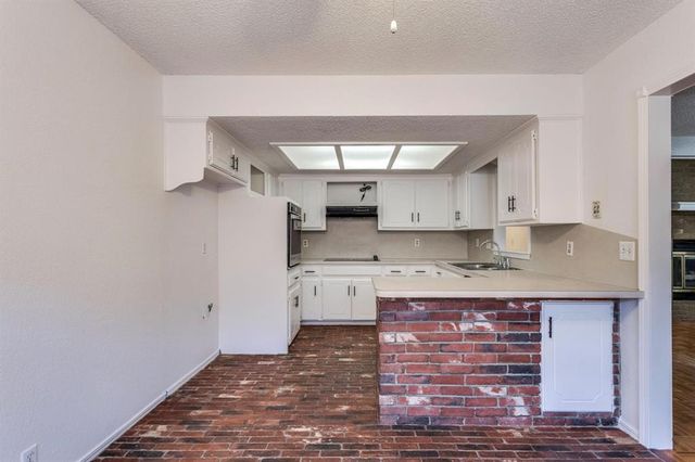 2713 S Summerfield Drive, Edmond, OK 73012