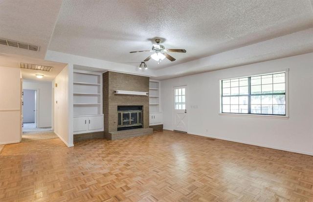 2713 S Summerfield Drive, Edmond, OK 73012