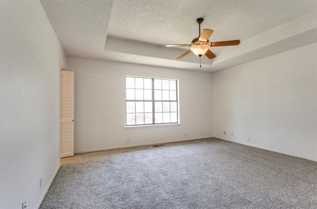 2713 S Summerfield Drive, Edmond, OK 73012