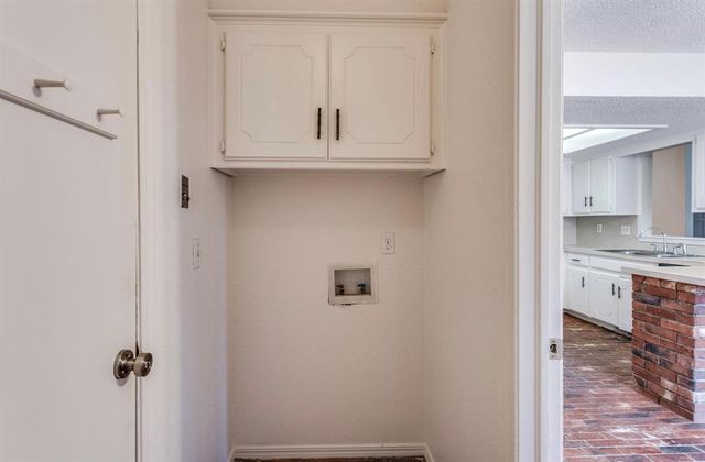 2713 S Summerfield Drive, Edmond, OK 73012