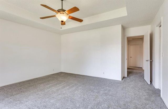 2713 S Summerfield Drive, Edmond, OK 73012