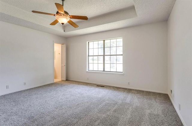 2713 S Summerfield Drive, Edmond, OK 73012