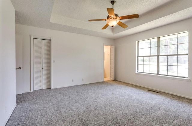 2713 S Summerfield Drive, Edmond, OK 73012