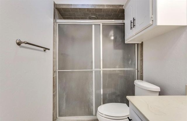 2713 S Summerfield Drive, Edmond, OK 73012