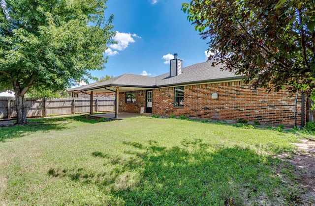 2713 S Summerfield Drive, Edmond, OK 73012