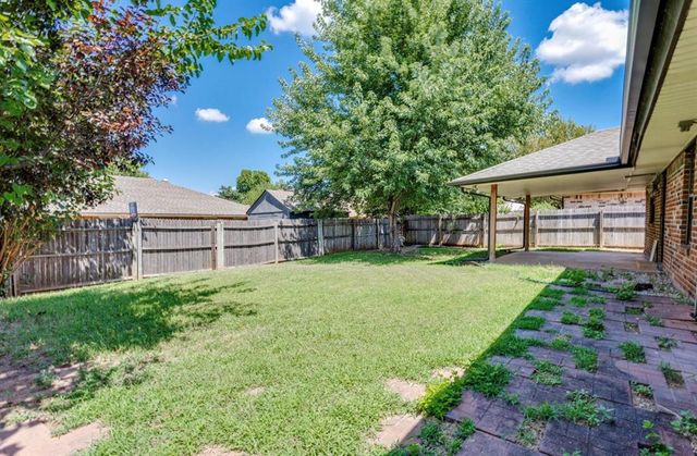 2713 S Summerfield Drive, Edmond, OK 73012