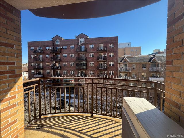 14105 Cherry Avenue 4D, Flushing, NY 11355