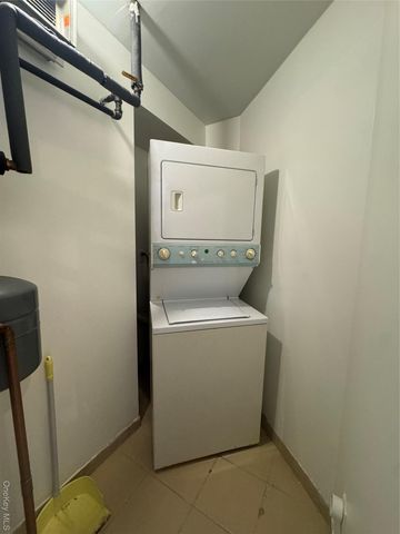 14105 Cherry Avenue 4D, Flushing, NY 11355