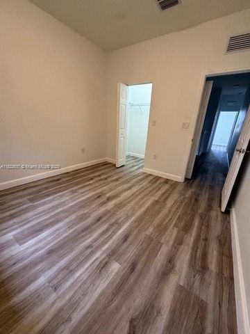 5013 Vulcan Way, Davie, FL 33314