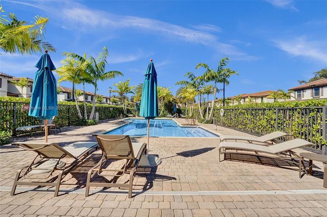 5013 Vulcan Way, Davie, FL 33314