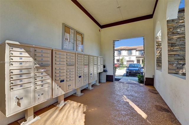 5013 Vulcan Way, Davie, FL 33314