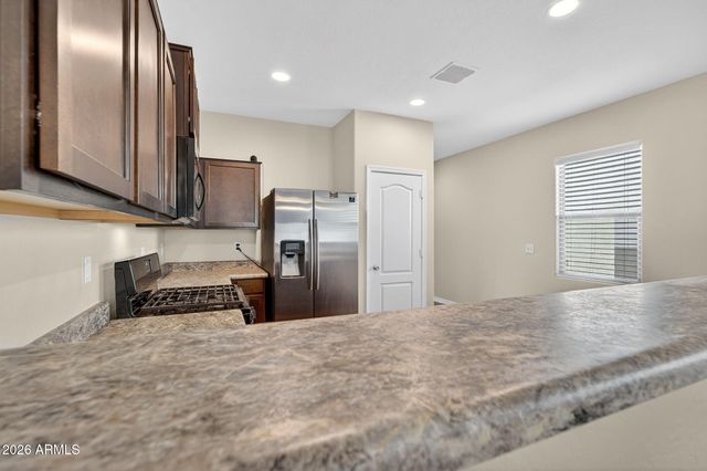 8222 W WOOD Lane, Phoenix, AZ 85043