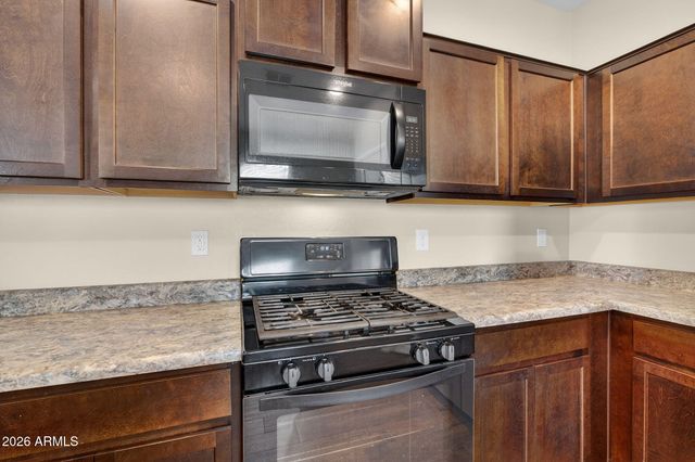 8222 W WOOD Lane, Phoenix, AZ 85043