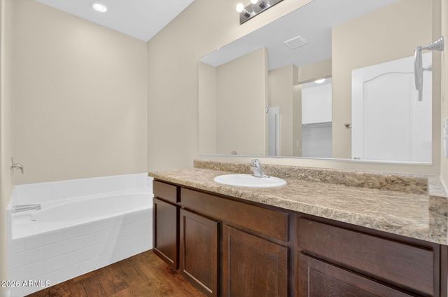 8222 W WOOD Lane, Phoenix, AZ 85043