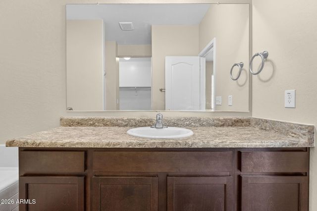 8222 W WOOD Lane, Phoenix, AZ 85043