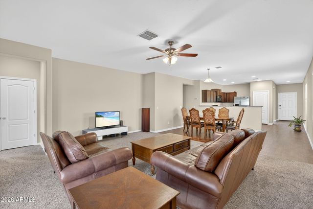 8222 W WOOD Lane, Phoenix, AZ 85043