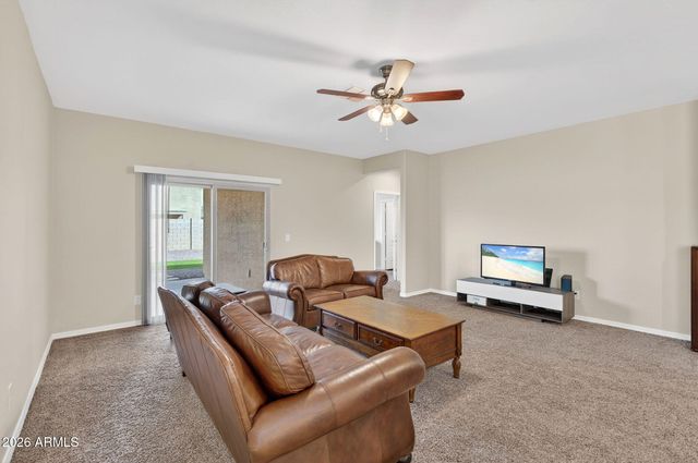 8222 W WOOD Lane, Phoenix, AZ 85043