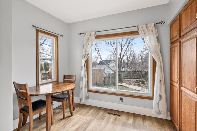 2705 Golden Valley Road, Minneapolis, MN 55411