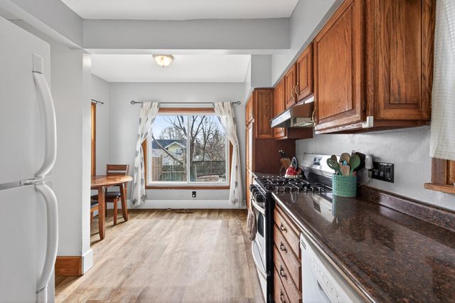 2705 Golden Valley Road, Minneapolis, MN 55411