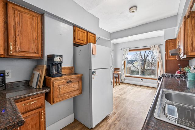 2705 Golden Valley Road, Minneapolis, MN 55411