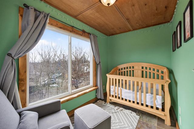 2705 Golden Valley Road, Minneapolis, MN 55411