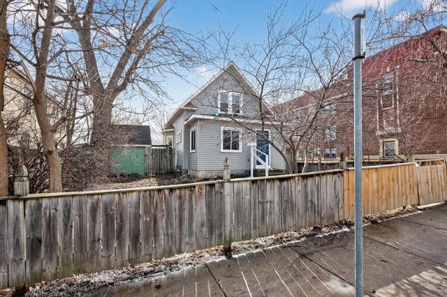 2705 Golden Valley Road, Minneapolis, MN 55411