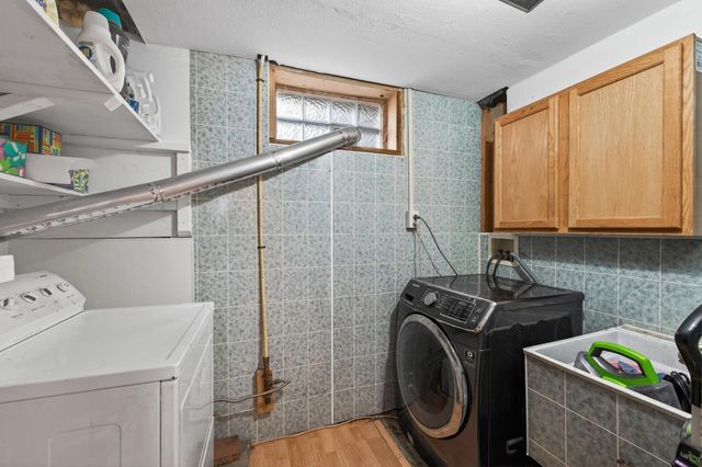 2705 Golden Valley Road, Minneapolis, MN 55411