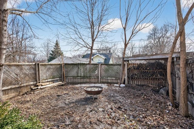 2705 Golden Valley Road, Minneapolis, MN 55411