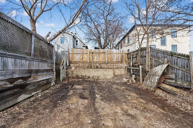 2705 Golden Valley Road, Minneapolis, MN 55411