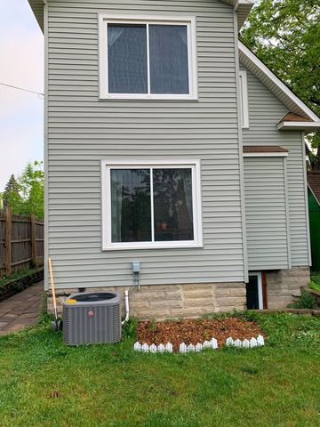 2705 Golden Valley Road, Minneapolis, MN 55411