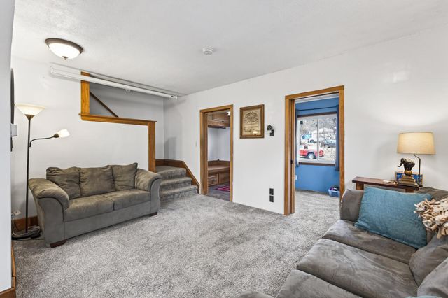 2705 Golden Valley Road, Minneapolis, MN 55411