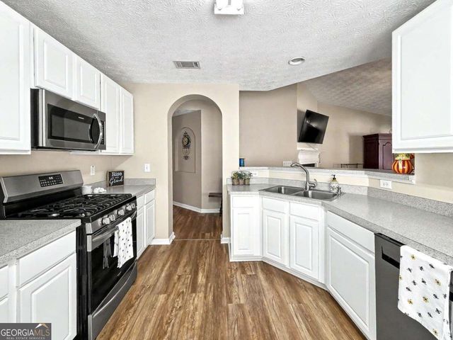 209 Diamond Valley Pass, Canton, GA 30114
