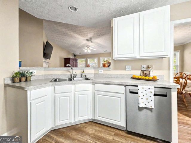 209 Diamond Valley Pass, Canton, GA 30114