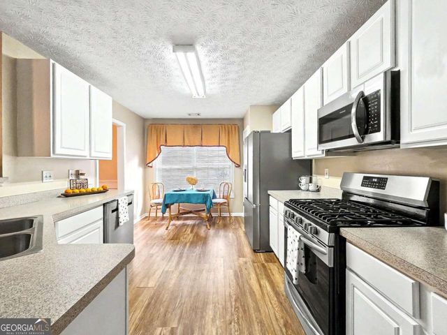 209 Diamond Valley Pass, Canton, GA 30114