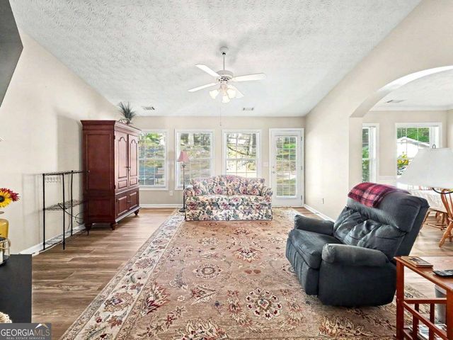 209 Diamond Valley Pass, Canton, GA 30114