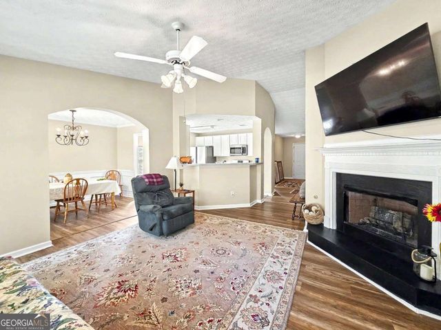 209 Diamond Valley Pass, Canton, GA 30114